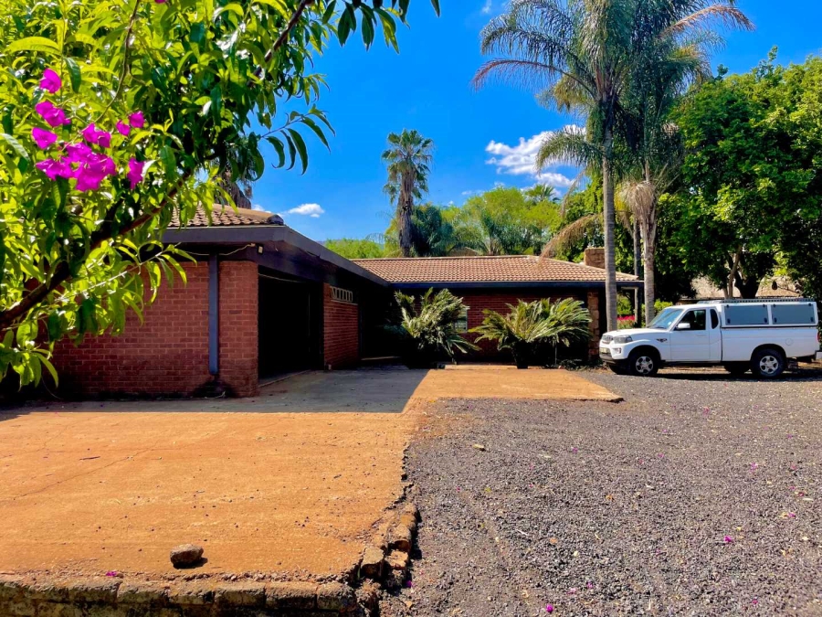 Commercial Property for Sale in Melodie North West